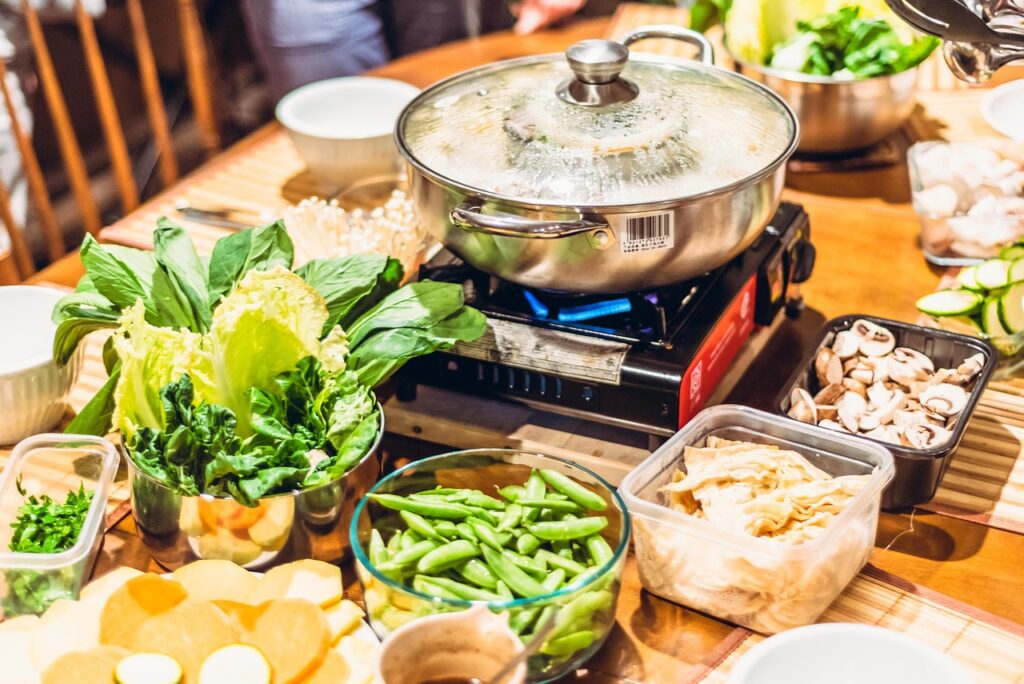 hot pot, table, veggies-4018869.jpg