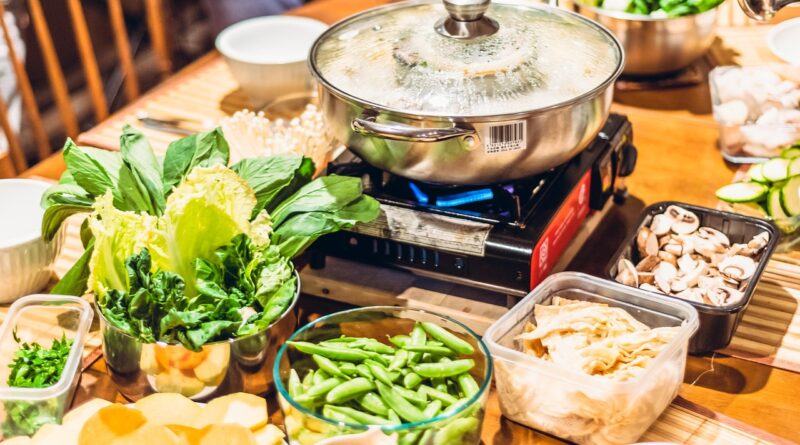 hot pot, table, veggies-4018869.jpg